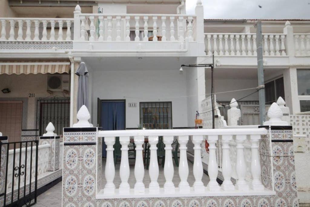 Bungalov U Ruzove Laguny Torrevieja Buitenkant foto